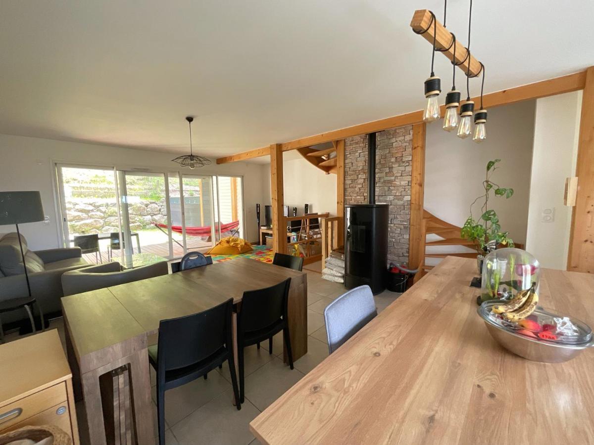 Maison Familiale Vue Lac Avec Jardin - A 10Mn Du Lac Et Stations De Ski Apartment Publier ภายนอก รูปภาพ